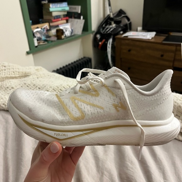 New Balance FuelCell v3 - Picture 3 of 4